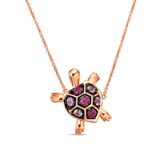 14KY & BLACK RHODIUM 20MM TURTLE NECKLACE WITH 4 PINK SAPPHIRES 0.65CTS, 3  RUBIES 0.50CTS & 2 DIAMONDS 0.035CT ON 18 INCHES CABLE CHAIN
